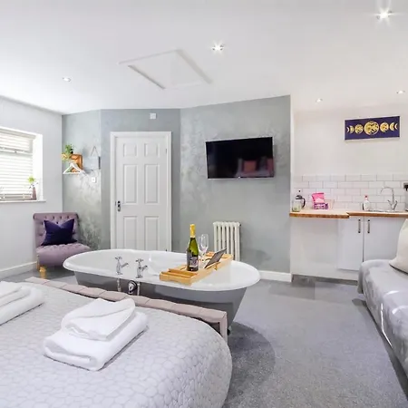 Converted Luxury Stables *