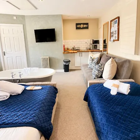 Apartment Converted Luxury Stables *